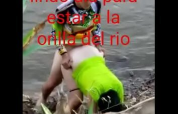 リオデジャネイロのビーチで四つん這いになって犯される素人ブルネット